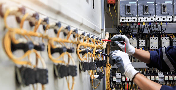 Professional Electrician technician working in Sterling, IL
